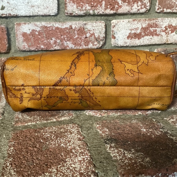 Alviero Martini World Large Pouch with leather handle - Picture 7 of 10